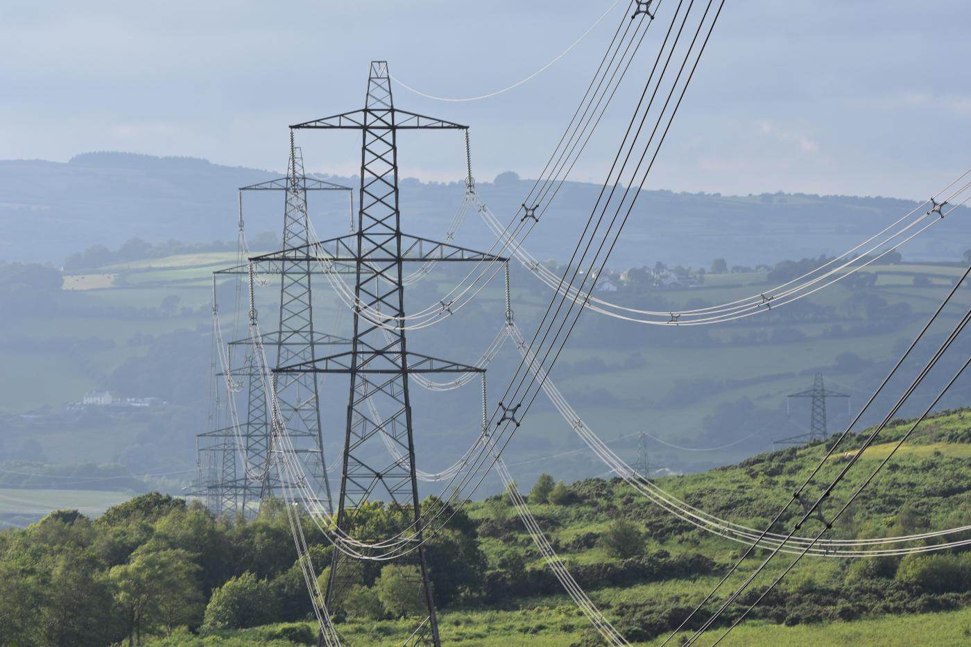 Transelectrica a semnat două contracte de finanţare de peste 350 de milioane de lei pentru investiţii în modernizarea Reţelei Electrice de Transport